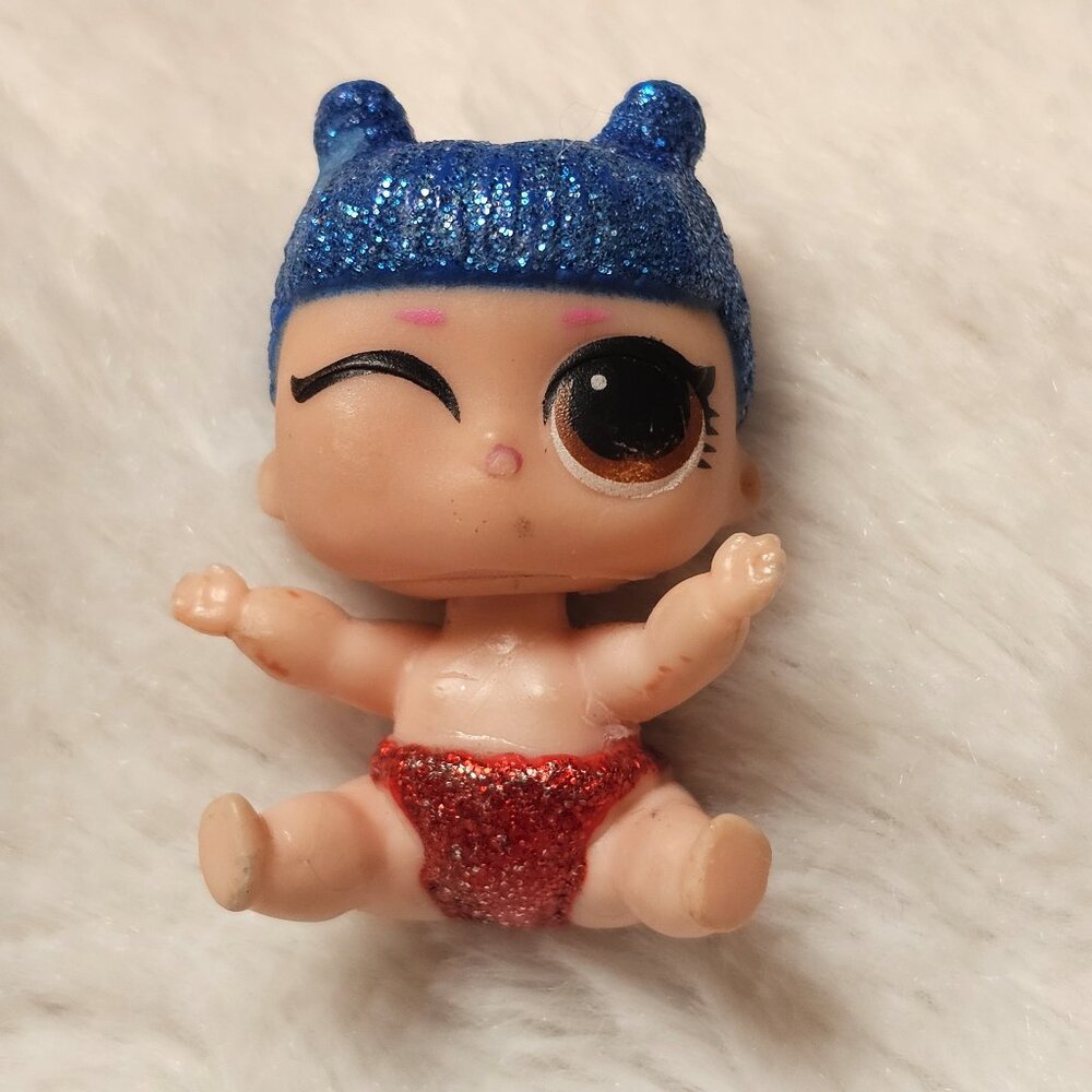 LOL Surprise Doll Lil Sister Baby Kawaii Queen Blue Glitter Hair Red Cute Mini